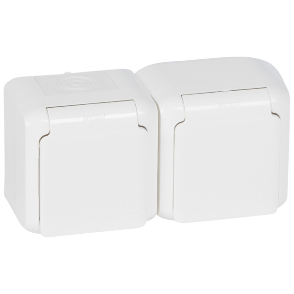 2X2P+E WH SCH SOCKET HOR. IP44