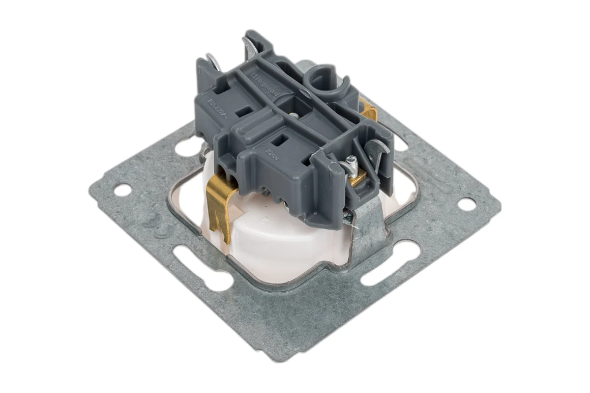 Розетка 1-м СП Cariva 16А IP20 2P+E немецк. стандарт механизм бел. (DIY-упак.) Leg 695946