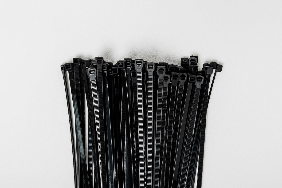 Хомут-стяжка кабельная 3,6х300 нейлон черн (уп.100шт) DYNEL